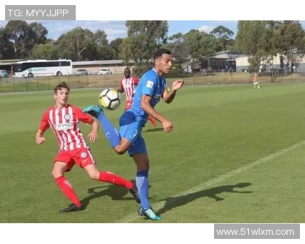 富力迎战澳超球队全力争胜展现中国足球实力与魅力