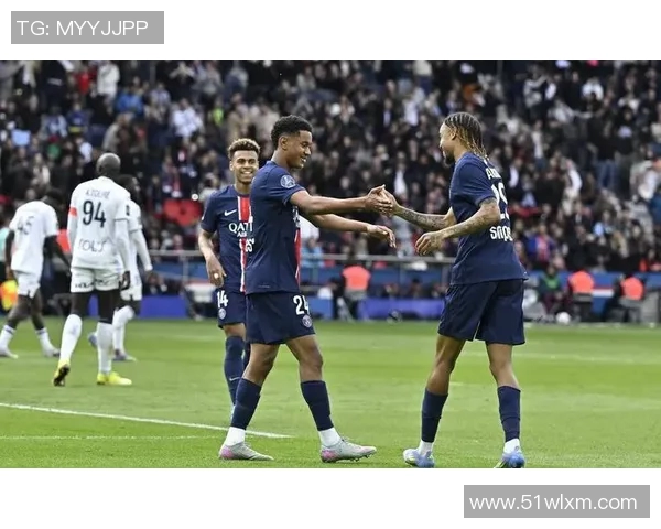 巴黎圣曼与曼联的巅峰对决谁将赢得荣耀之战 巴黎圣曼与曼联的巅峰对决谁将赢得荣耀之战