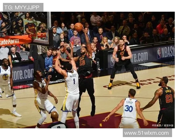 1995年NBA季后赛魔术队对决尼克斯队的经典对抗回顾与分析