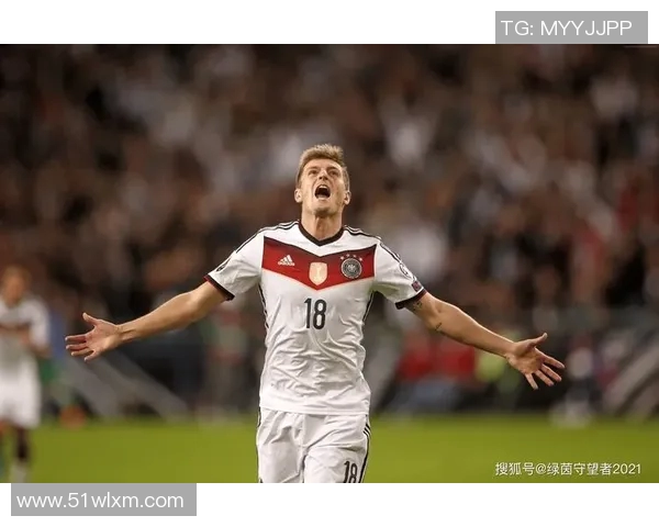 克罗斯：从中场指挥官到足球战术革新的引领者与传奇之路